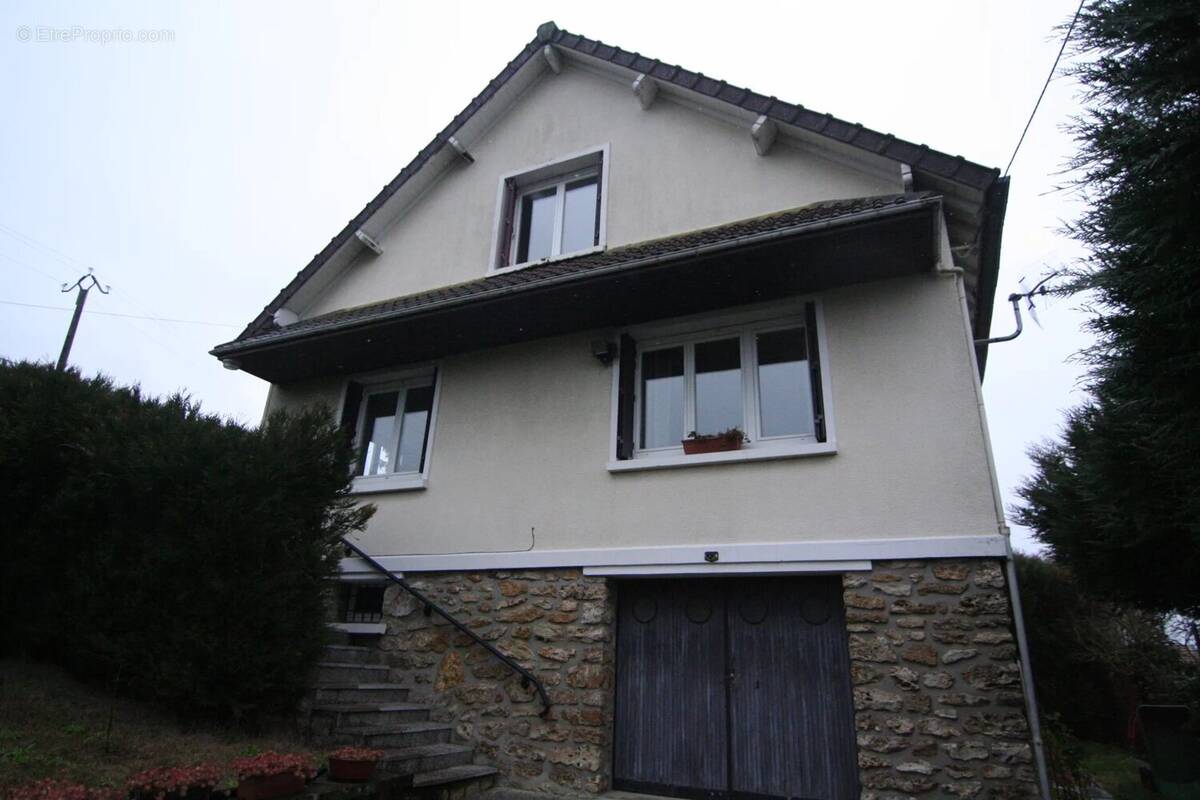 Maison à SAINT-CHERON