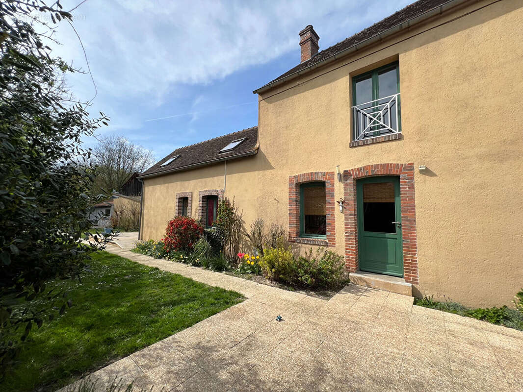 Maison à EPERNON