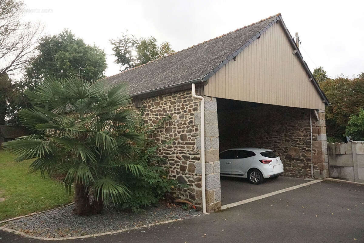 Maison à LECOUSSE