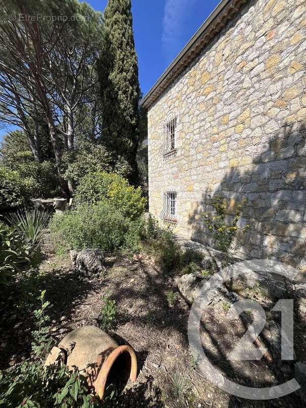 Maison à LE ROURET