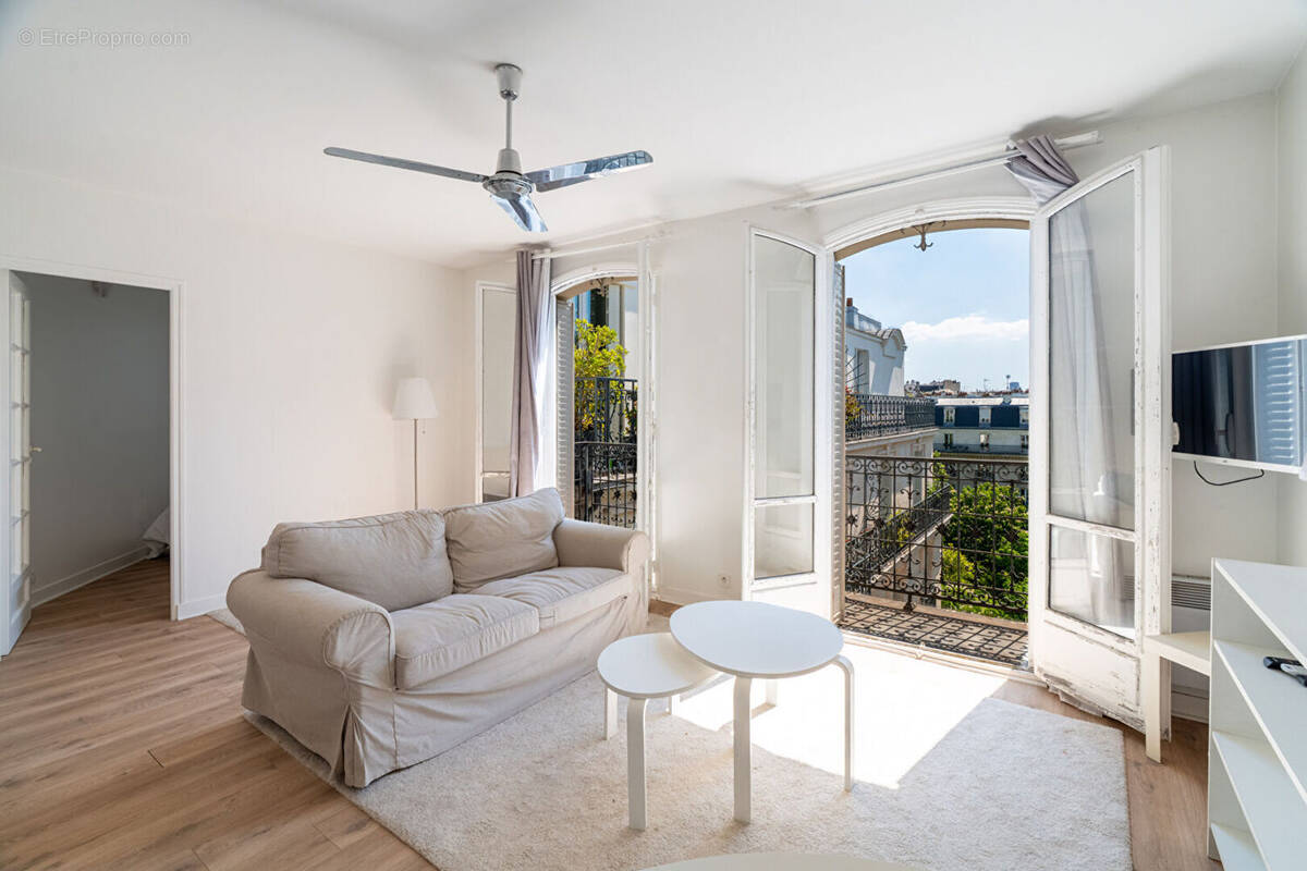Appartement à PARIS-17E