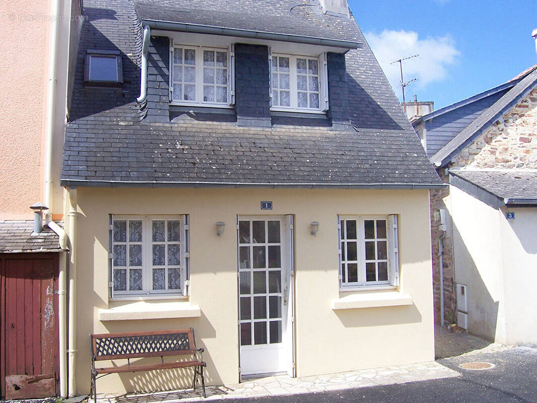 Maison à PLOMODIERN