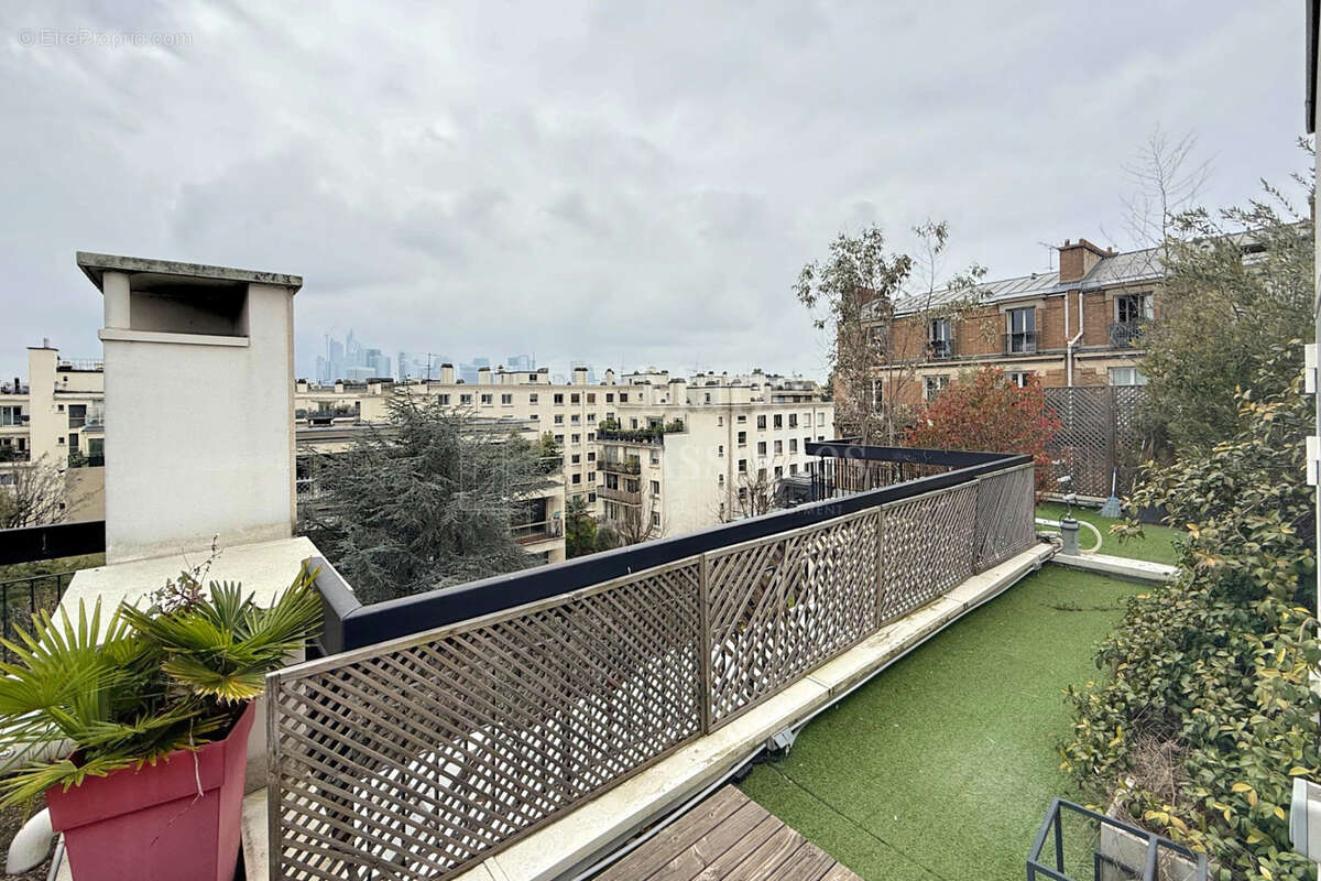Appartement à NEUILLY-SUR-SEINE