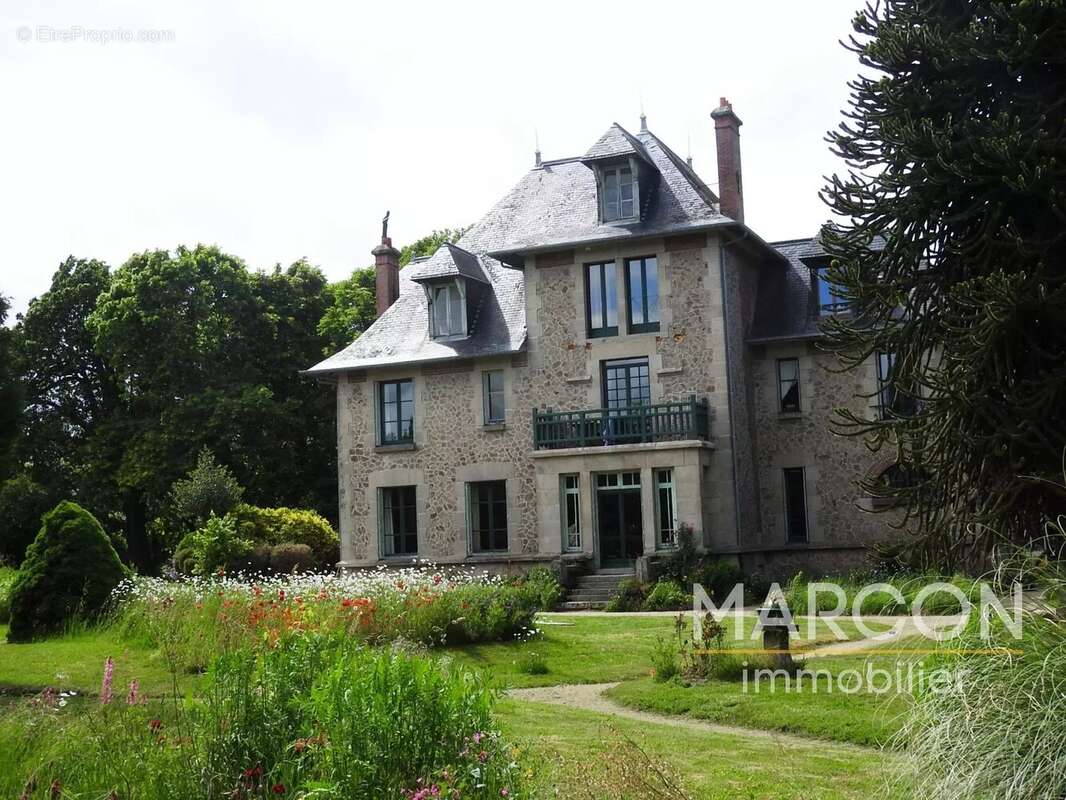 Maison à AUBUSSON
