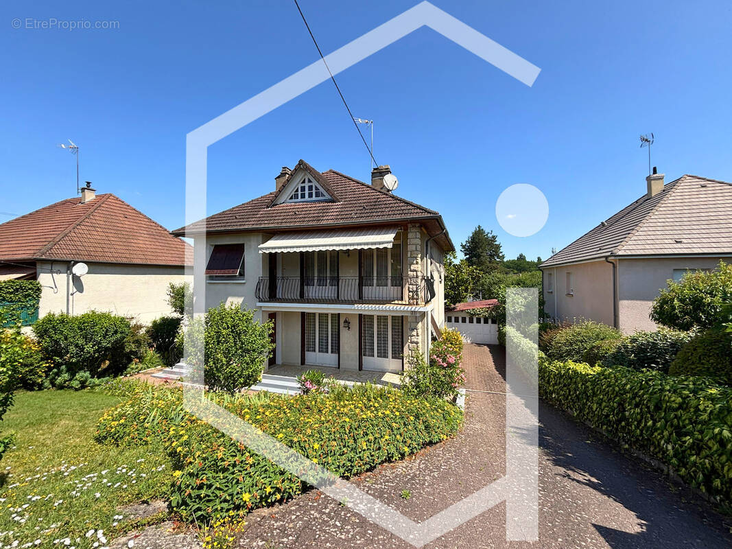 Maison à COSNE-COURS-SUR-LOIRE