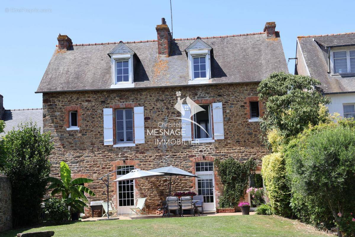 Maison à CHATEAUNEUF-D&#039;ILLE-ET-VILAINE