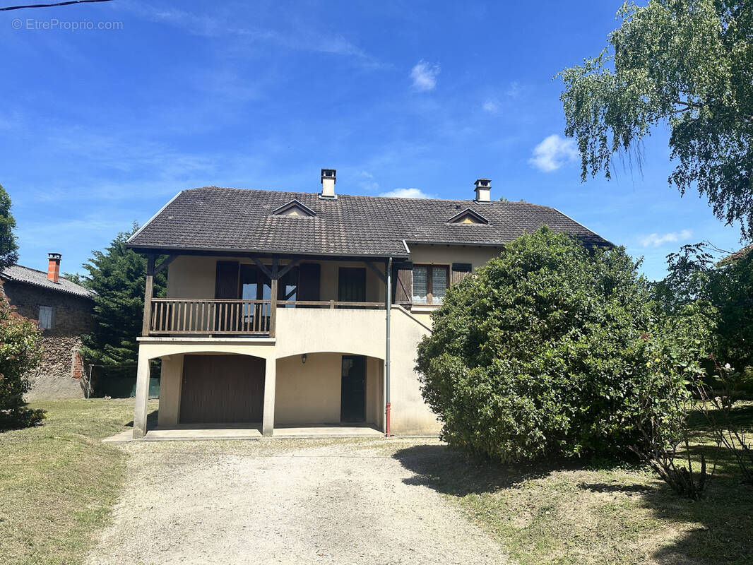 Maison à DECAZEVILLE
