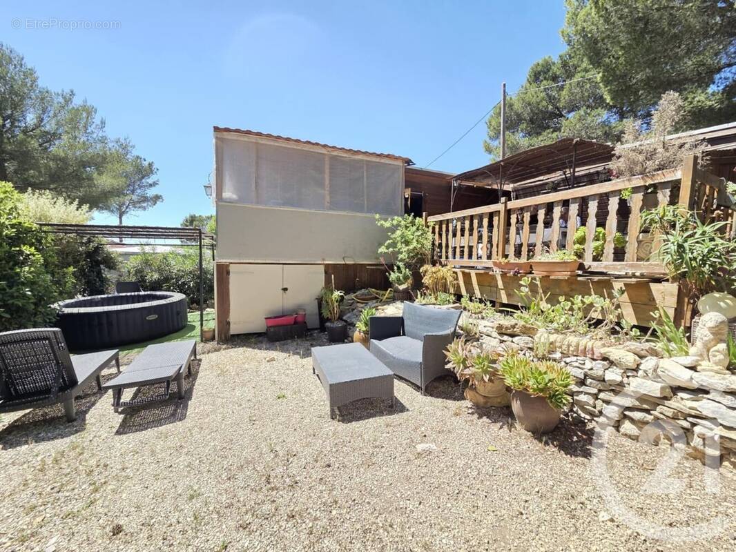 Maison à LE CASTELLET