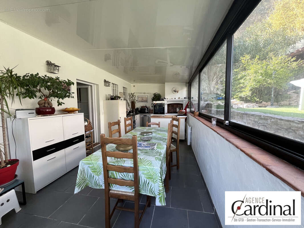 Appartement à CARRY-LE-ROUET