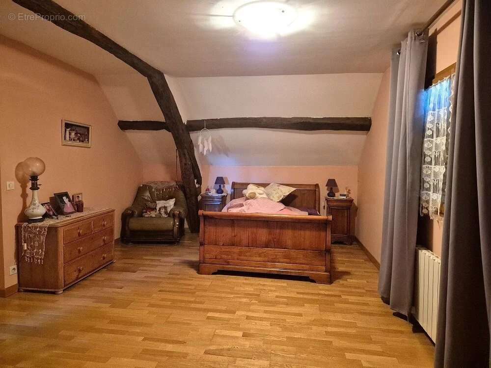 Maison à BEAUNE-LA-ROLANDE