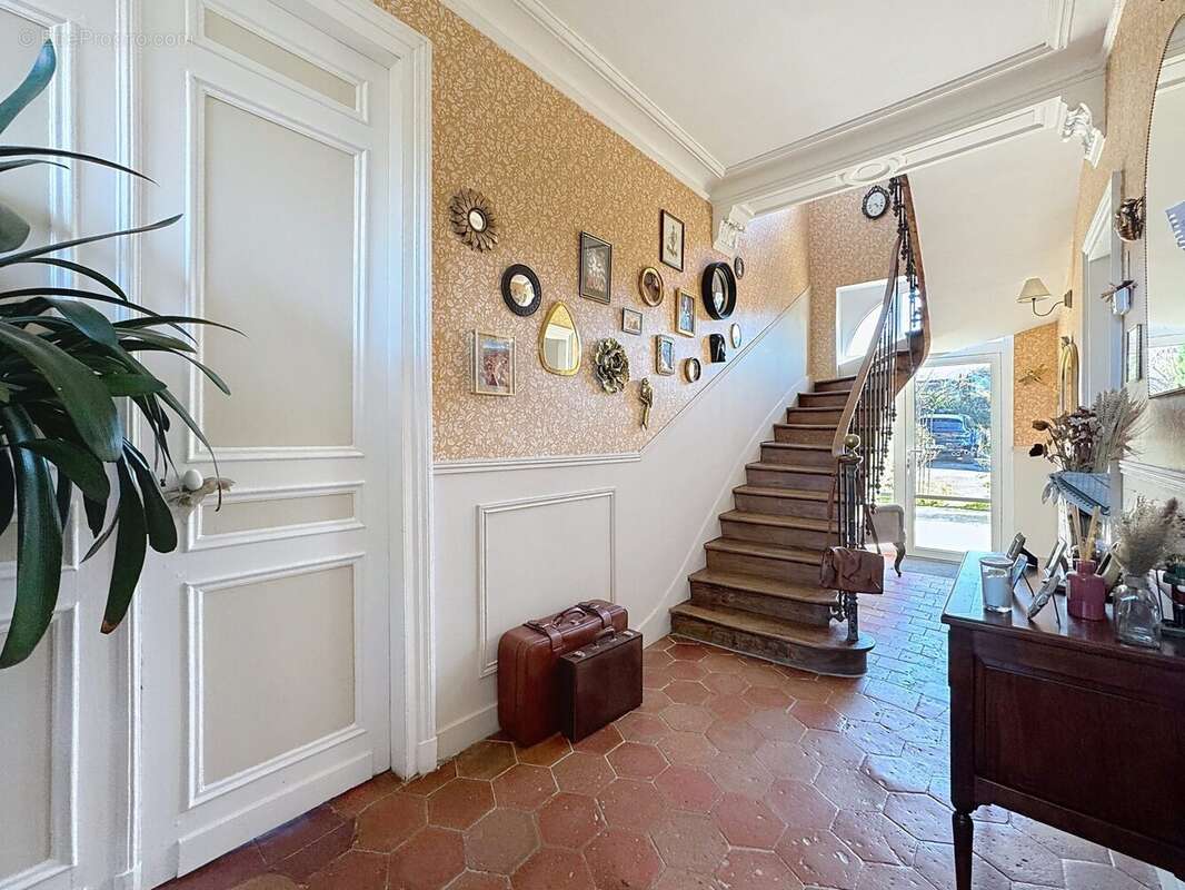 Maison à PONT-L&#039;EVEQUE
