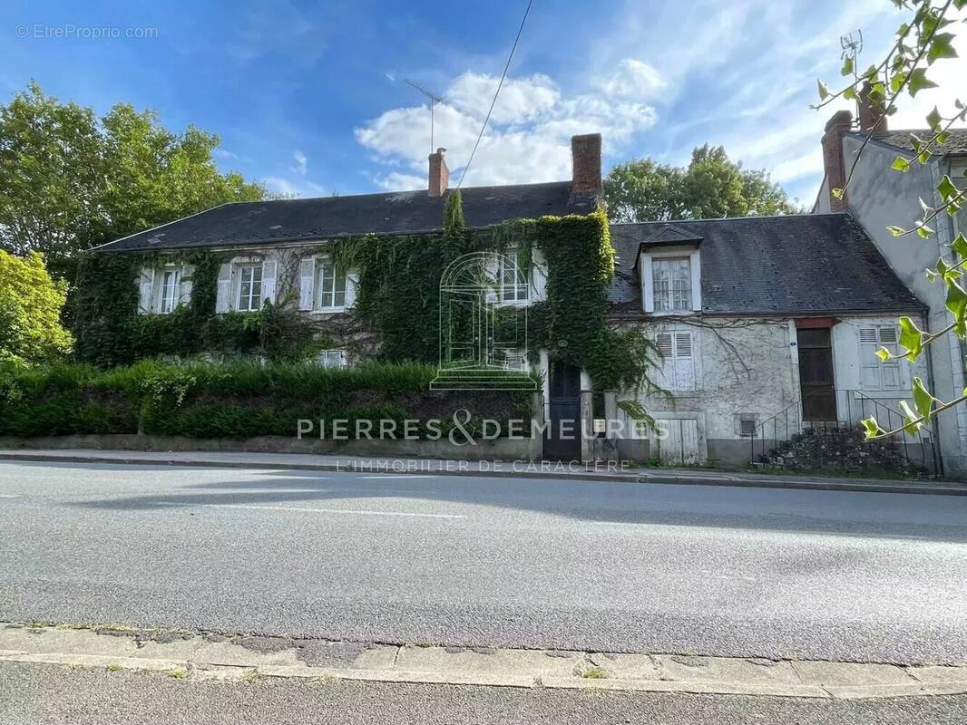 Maison à CHAROST