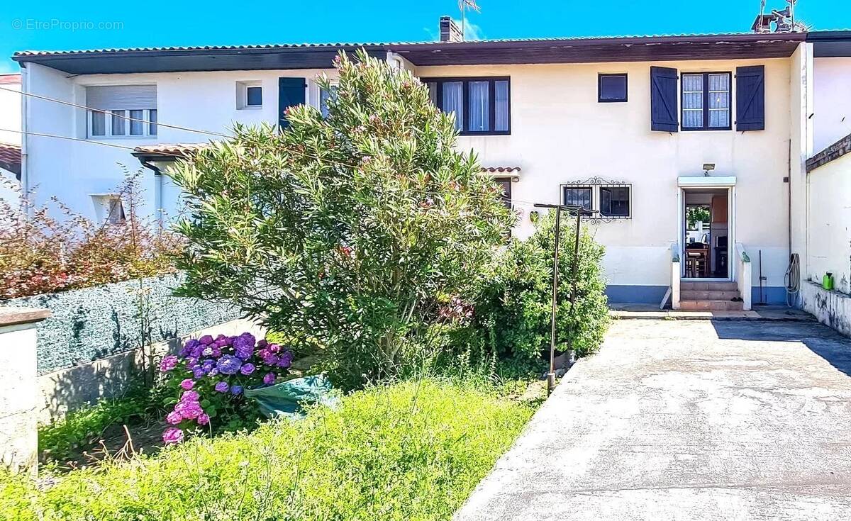 Maison à CIBOURE