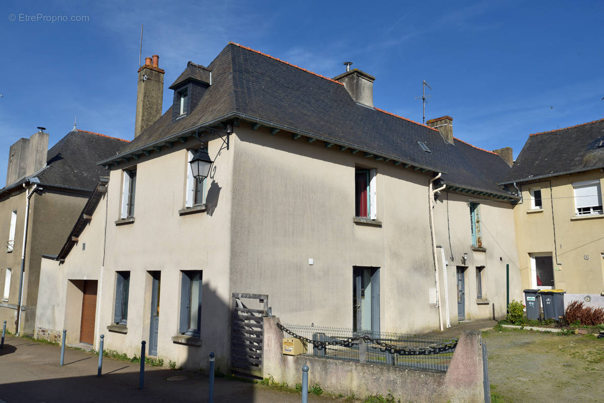 Maison à SAINT-MEEN-LE-GRAND
