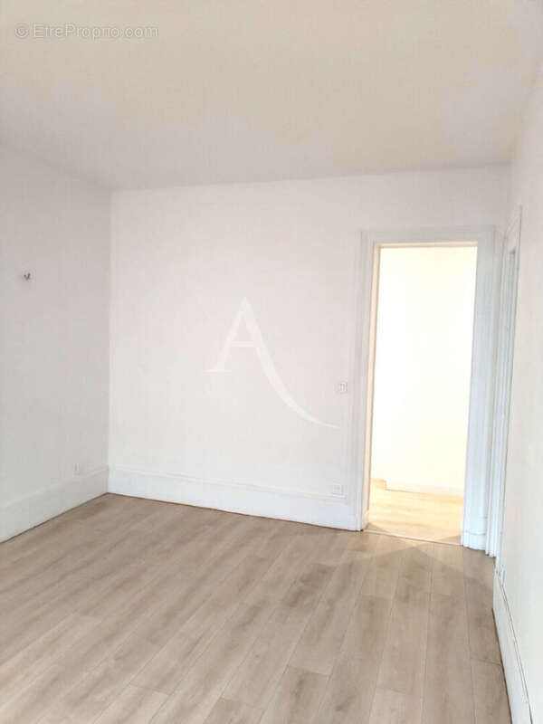 Appartement à PARIS-19E