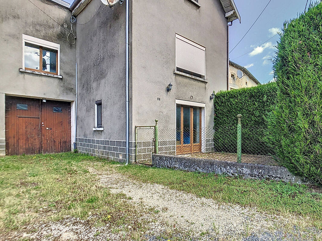 Maison à NEUFCHATEAU