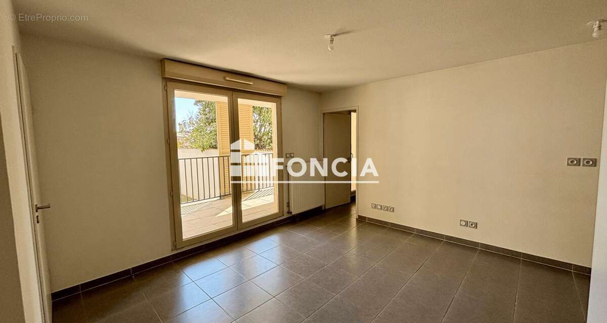Appartement à MAUGUIO