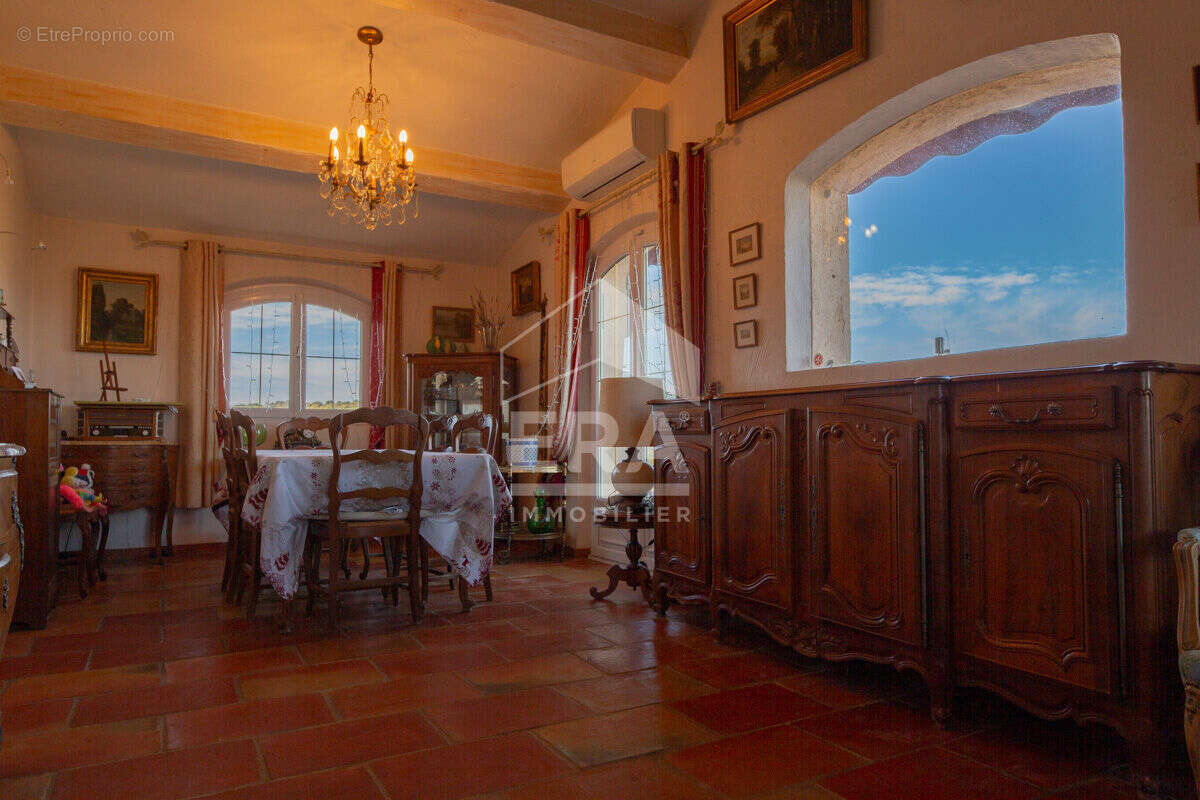 Maison à MANDELIEU-LA-NAPOULE