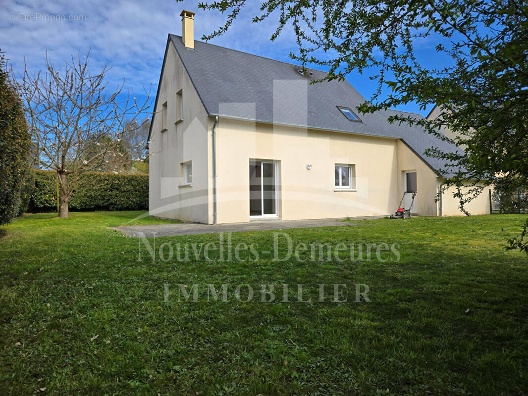 Maison à MATHIEU
