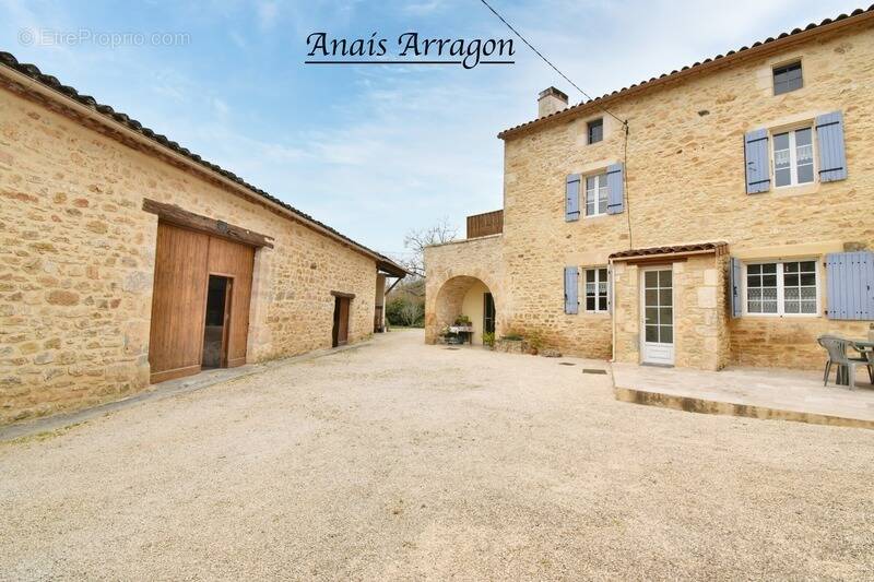 Maison à SAINT-FRONT-SUR-LEMANCE