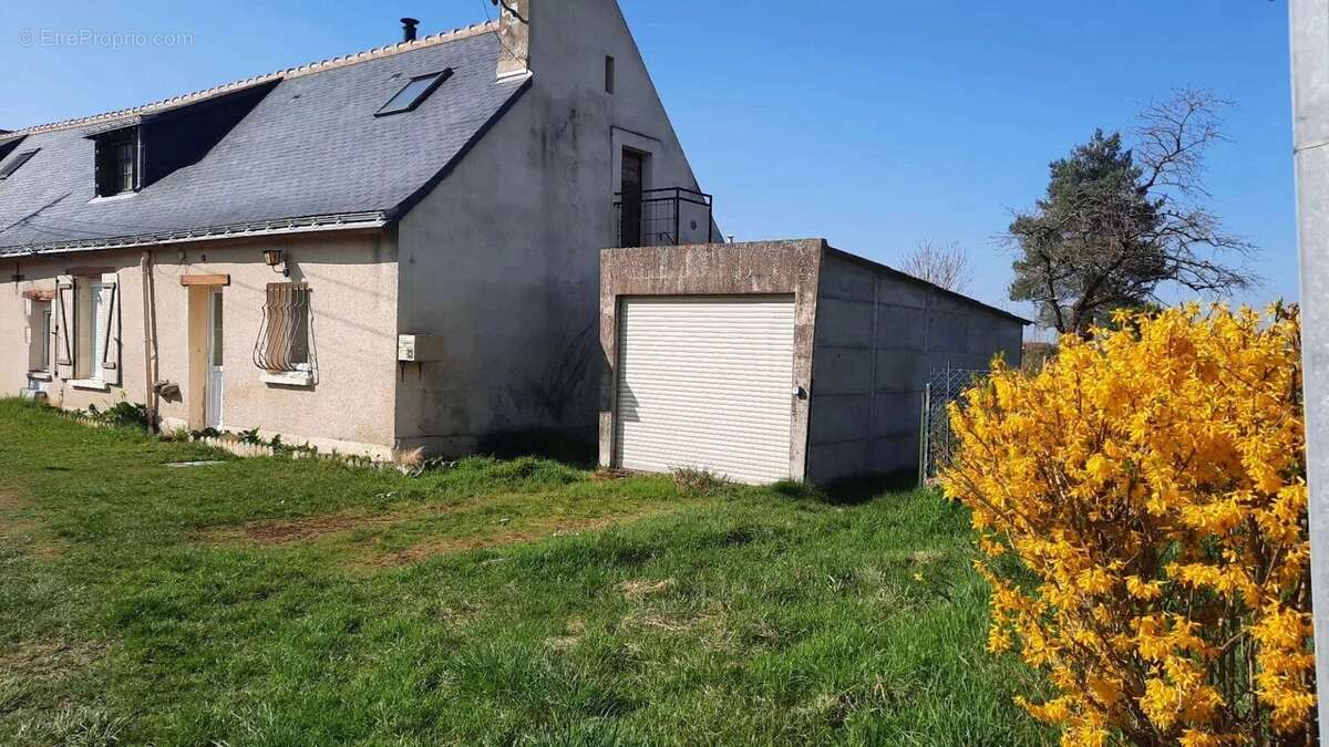Maison à HOMMES