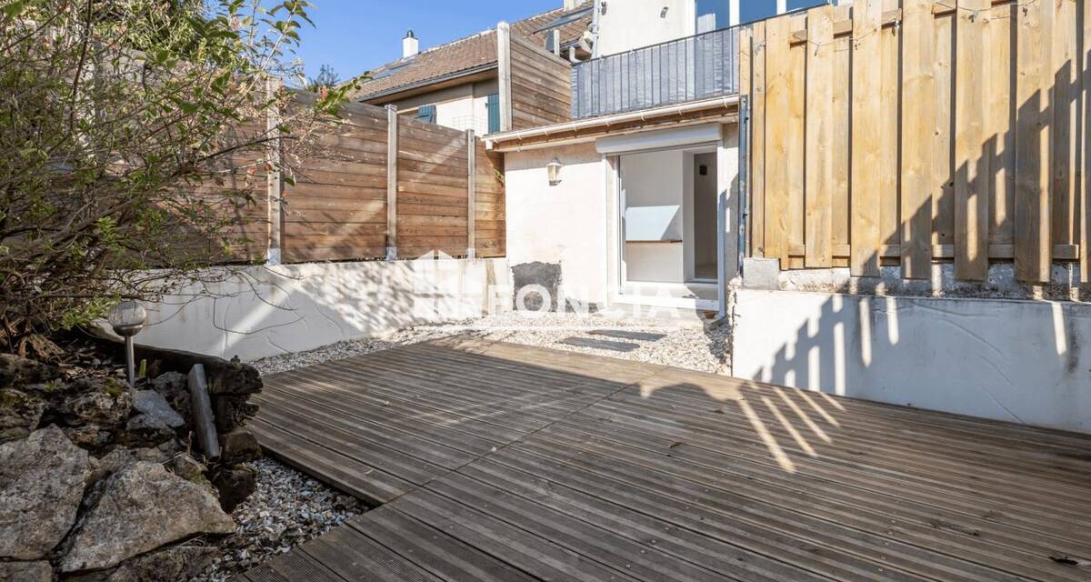 Appartement à MAGNY-LE-HONGRE