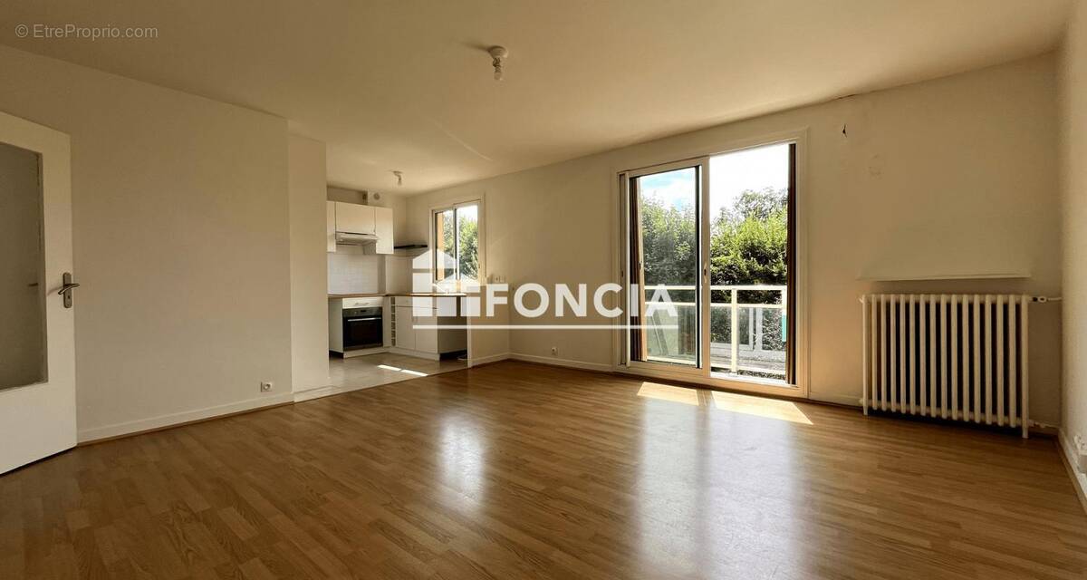 Appartement à LA CELLE-SAINT-CLOUD