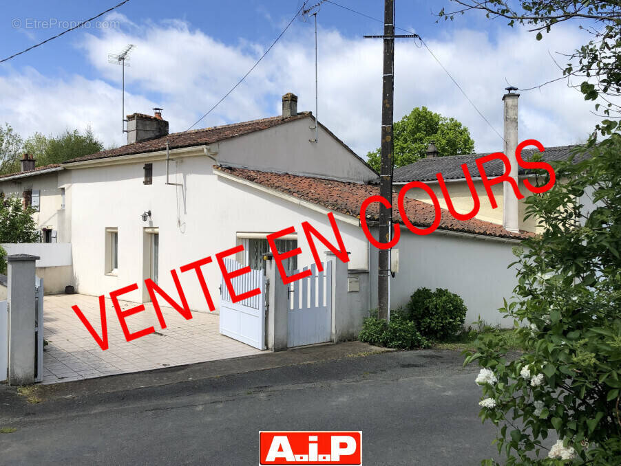 Maison à SAINT-MESMIN