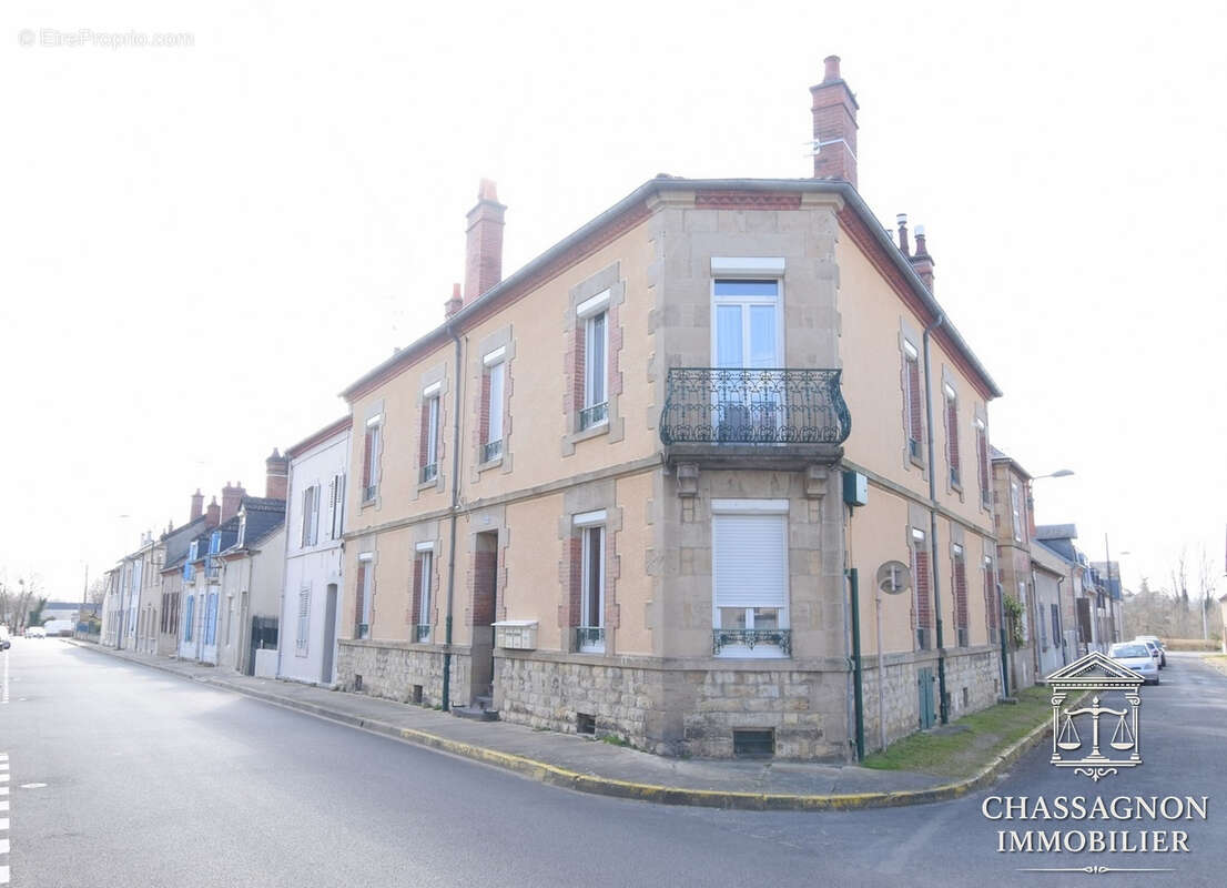 Appartement à MOULINS