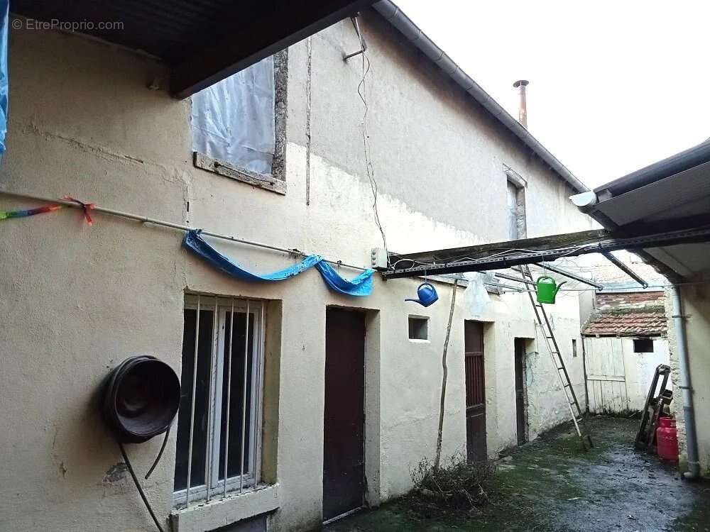 Maison à BEAUNE-LA-ROLANDE