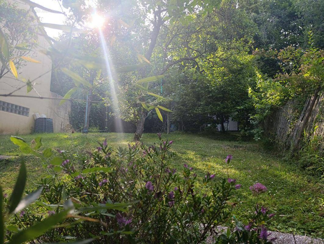 Maison à VARENNES-JARCY