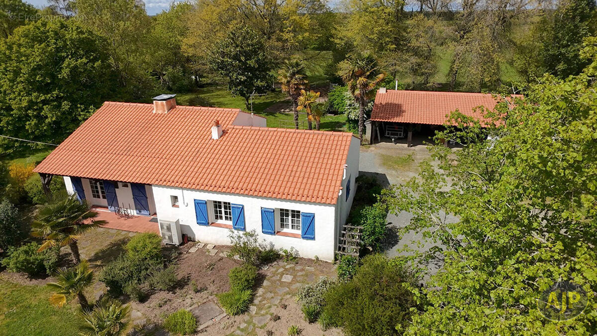 Maison à BOIS-DE-CENE