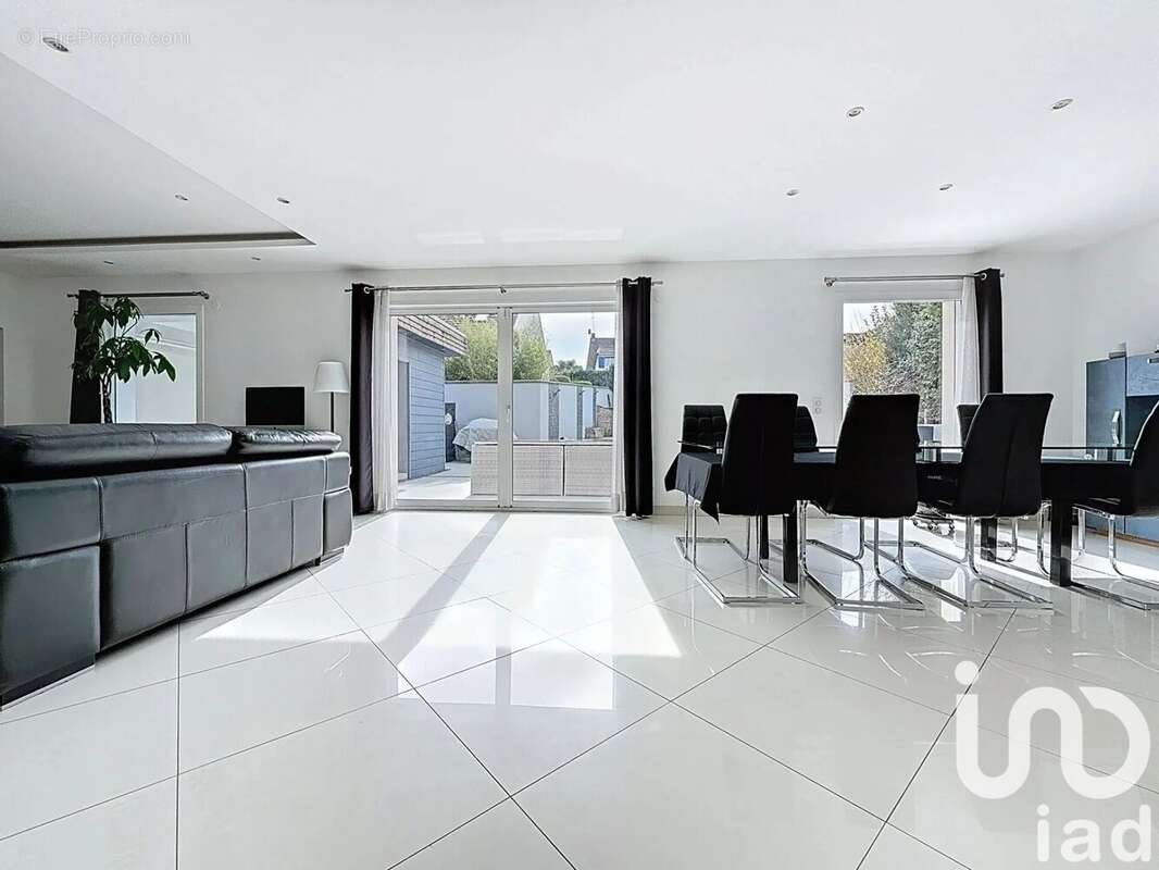 Photo 3 - Maison à LINAS