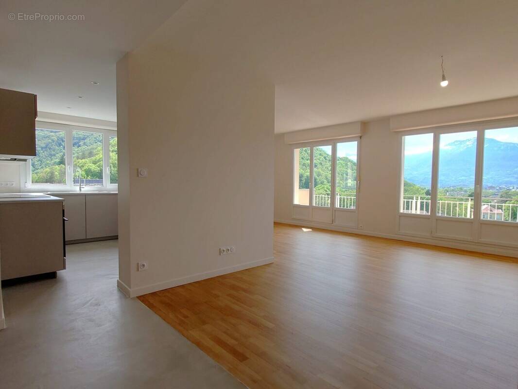 Appartement à GIERES