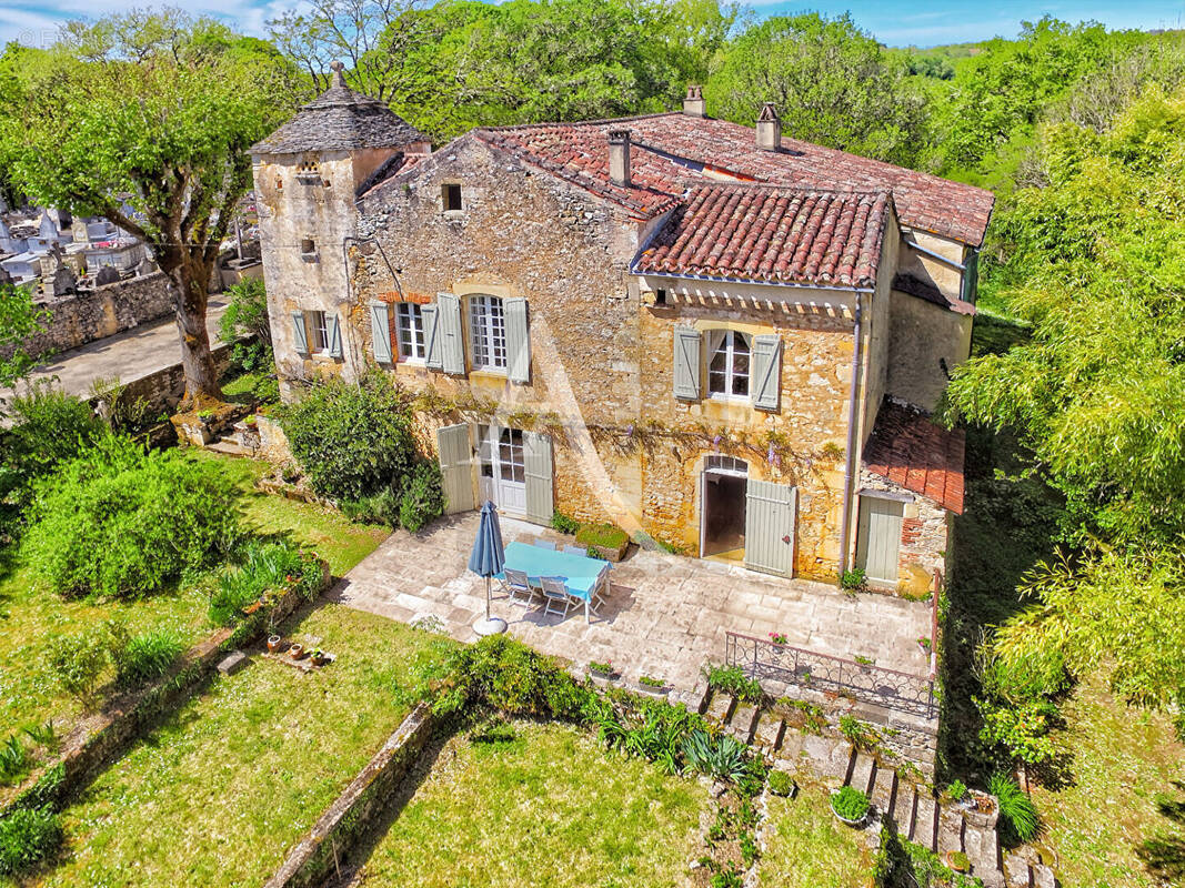 Maison à BLANQUEFORT-SUR-BRIOLANCE