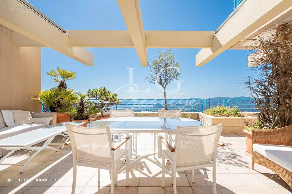 Appartement à MANDELIEU-LA-NAPOULE