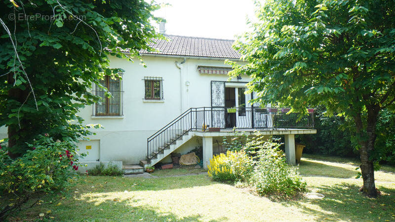 Maison à SAINT-GRATIEN