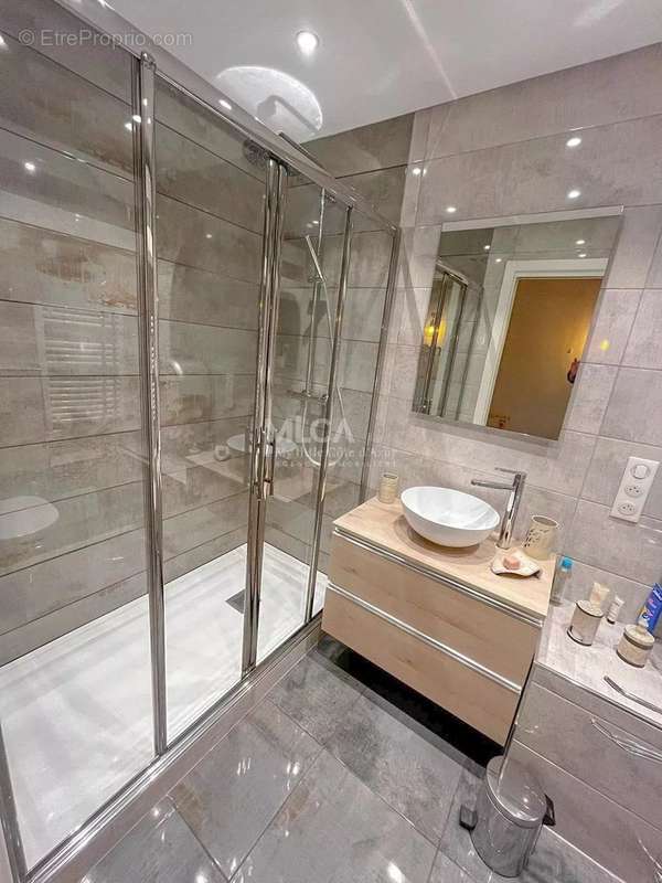 Appartement à SAINT-ETIENNE-DE-TINEE