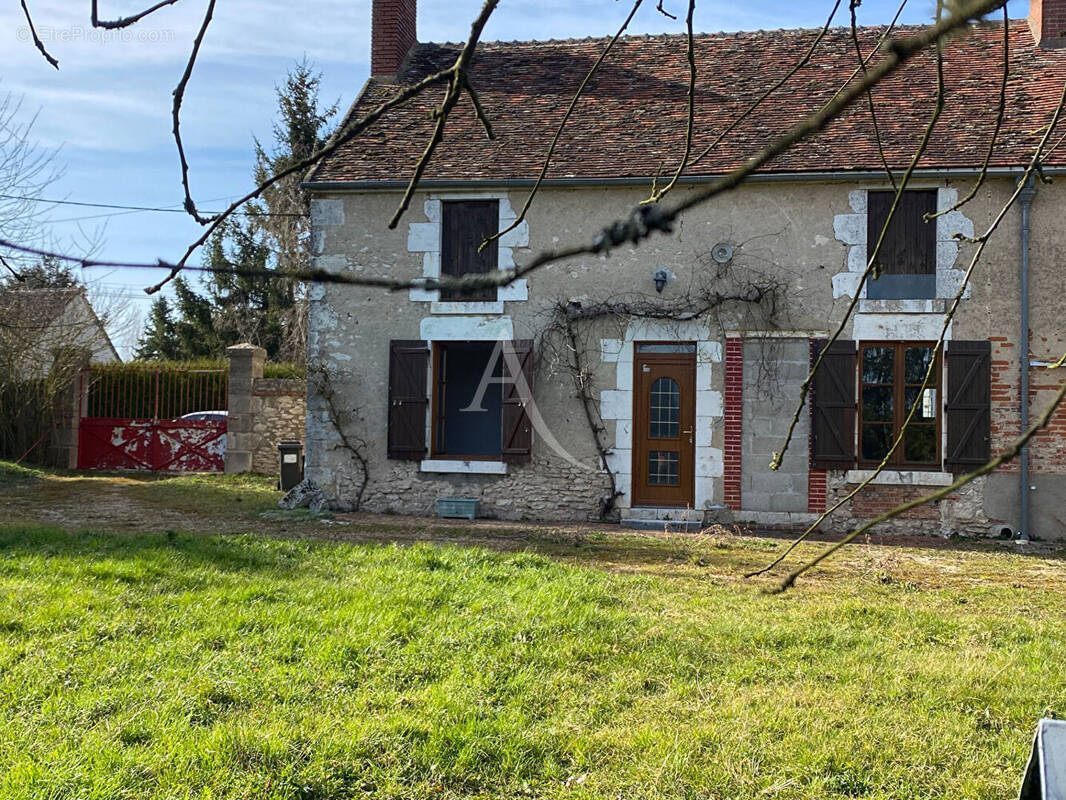 Maison à SAINT-SULPICE-DE-POMMERAY