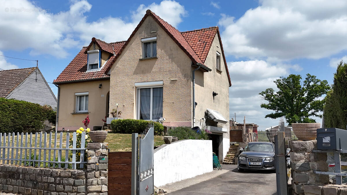 Maison à CUGNY