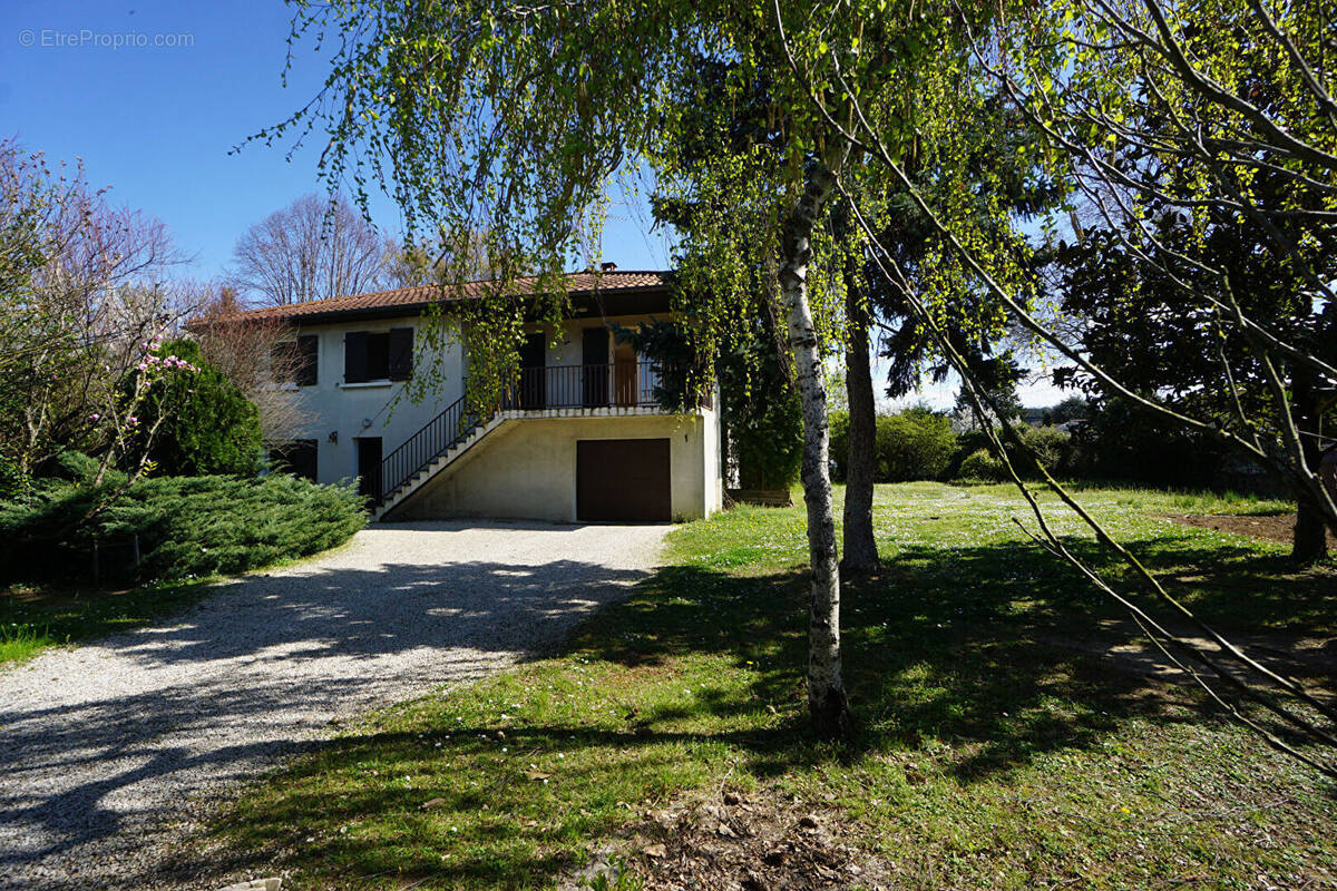 Maison à SAINT-GENIS-LAVAL