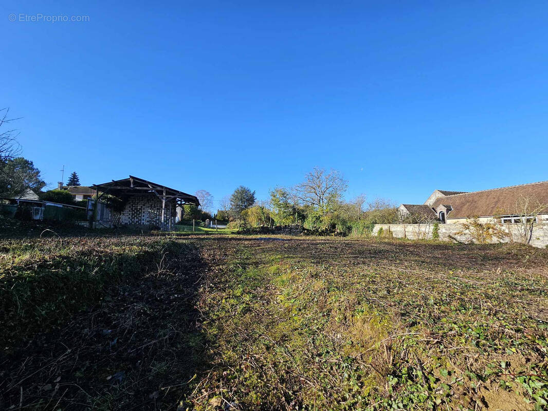 Terrain à MONTEREAU-FAULT-YONNE