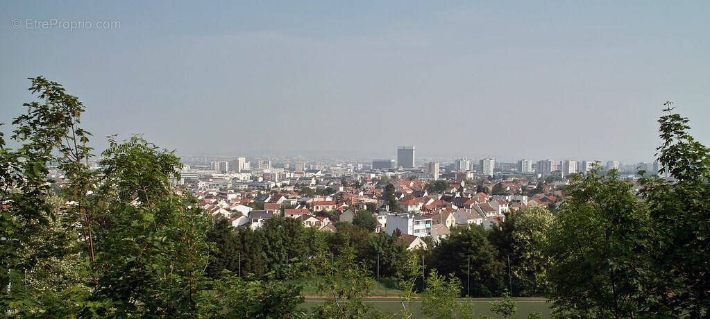 Terrain à NANTERRE