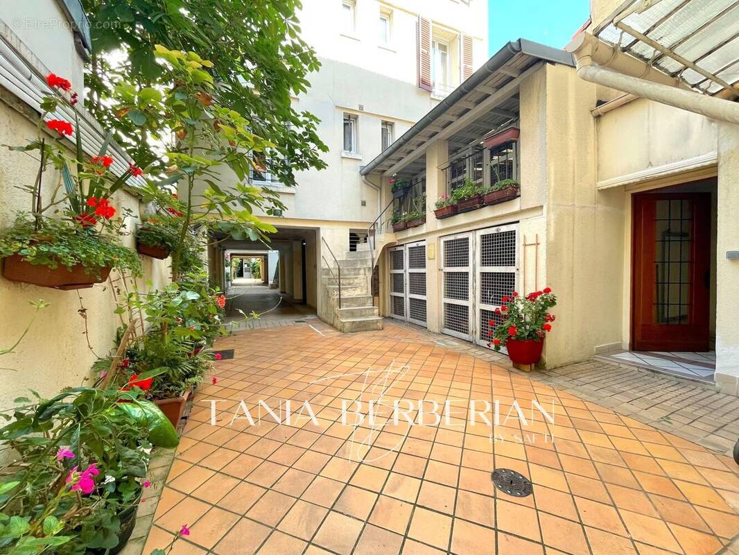 Photo 1 - Appartement à SURESNES