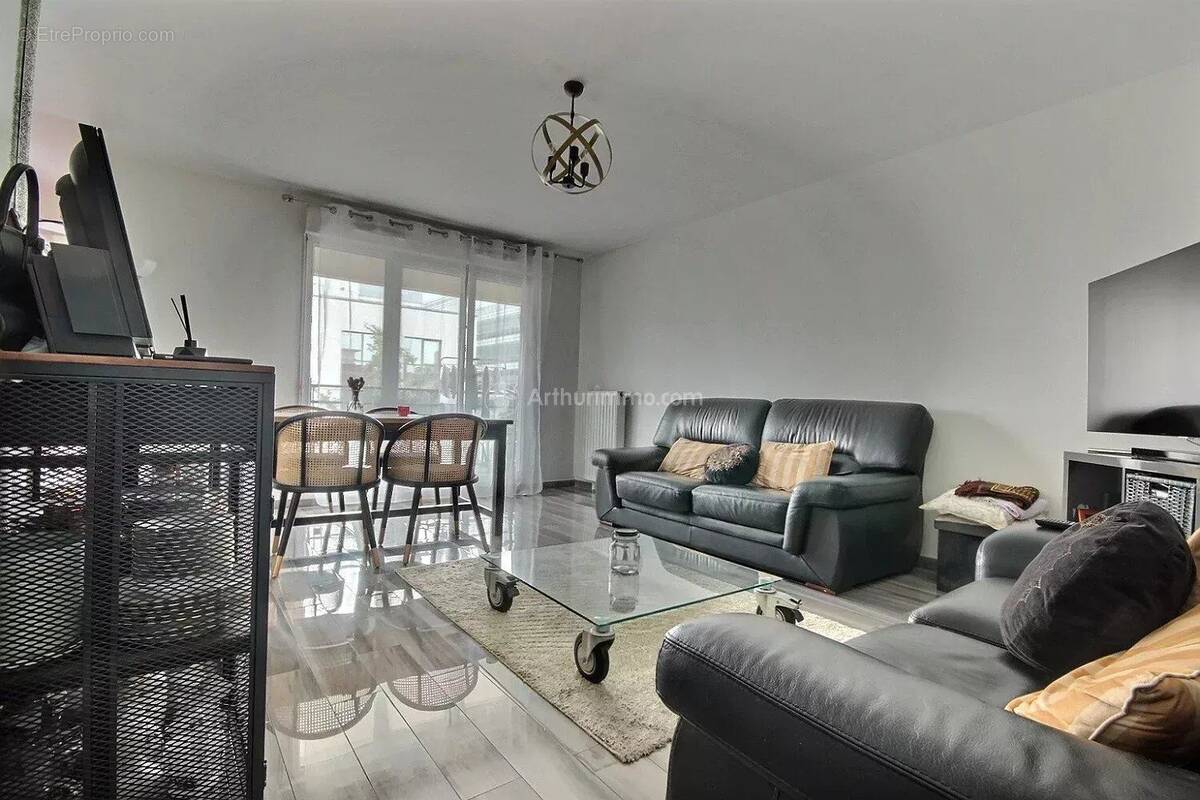 Appartement à GENNEVILLIERS
