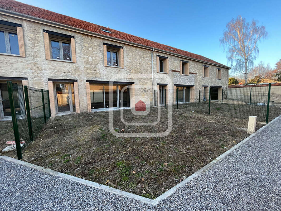 Maison à BEZANNES