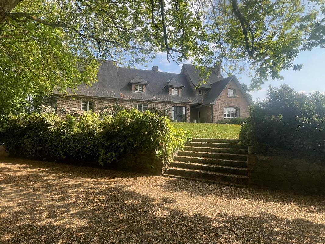 Maison à AVESNES-SUR-HELPE