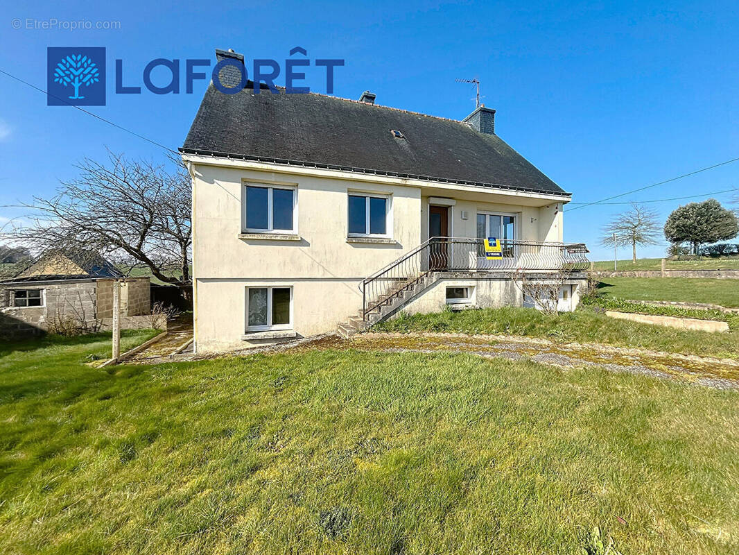 Maison à CLEGUEREC
