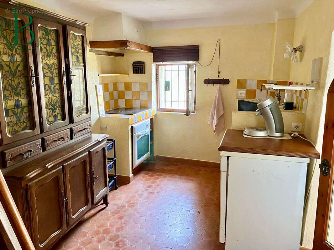 Maison à ARTIGNOSC-SUR-VERDON