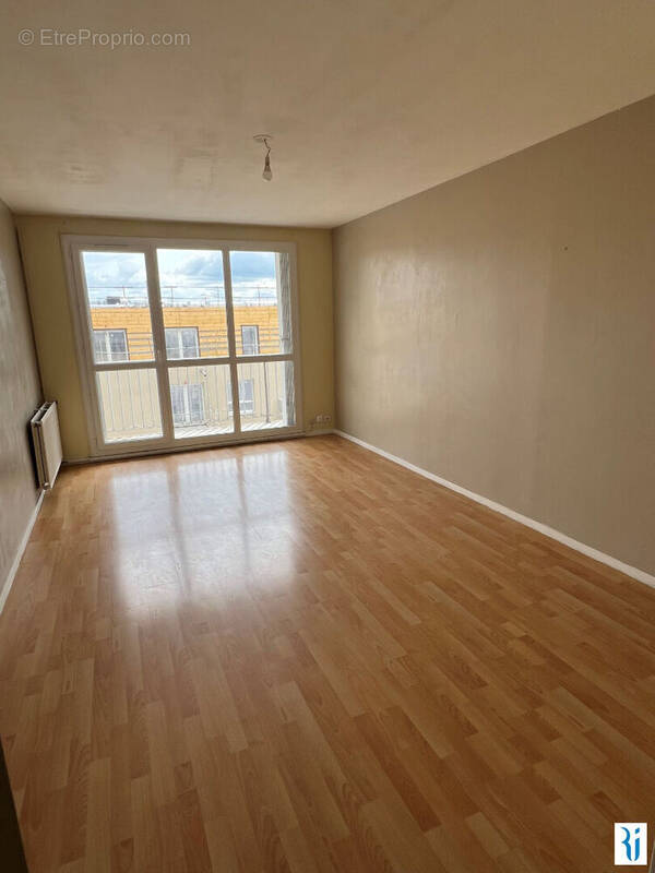 Appartement à DEVILLE-LES-ROUEN
